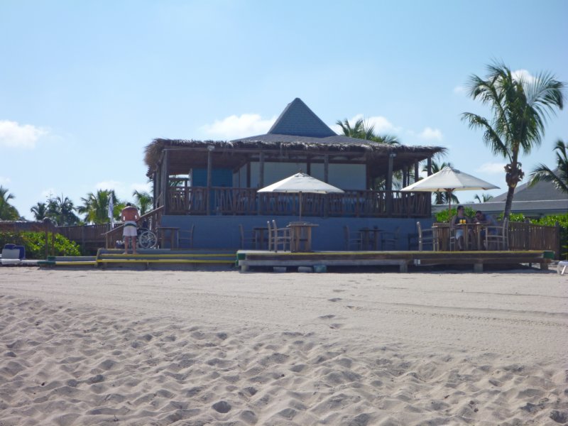 beachbar.jpg
